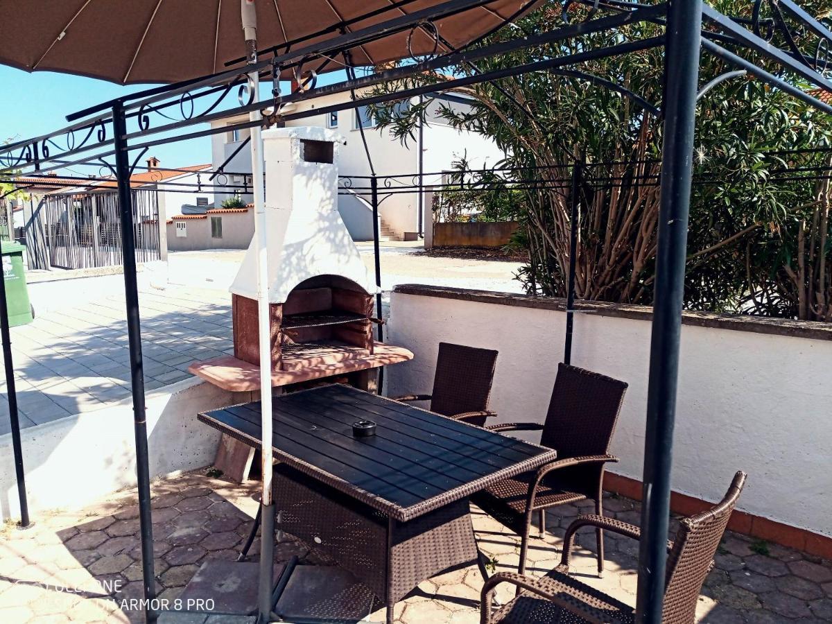 Abelia Pool View Studio Pula Exterior photo